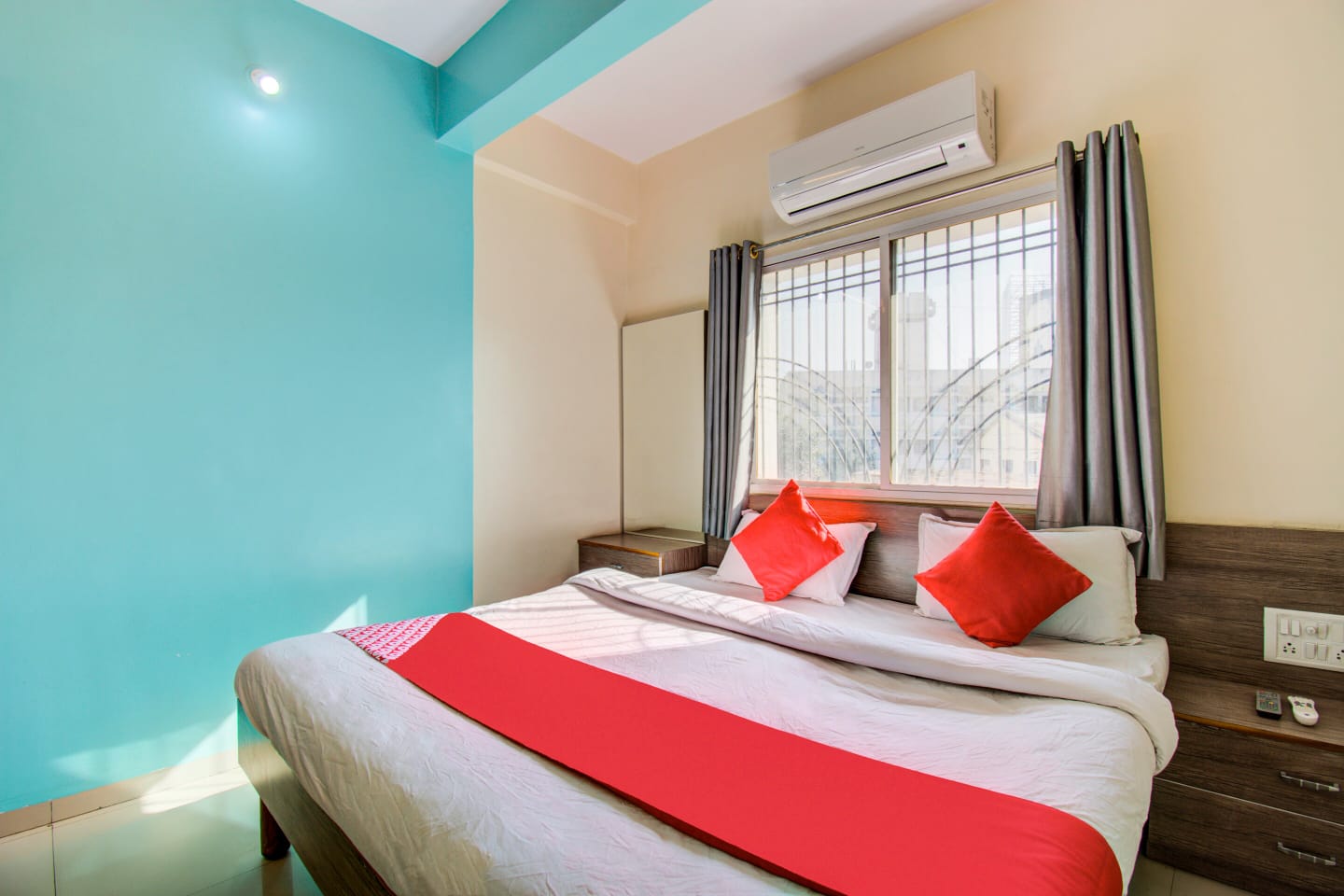 Executive Room 6